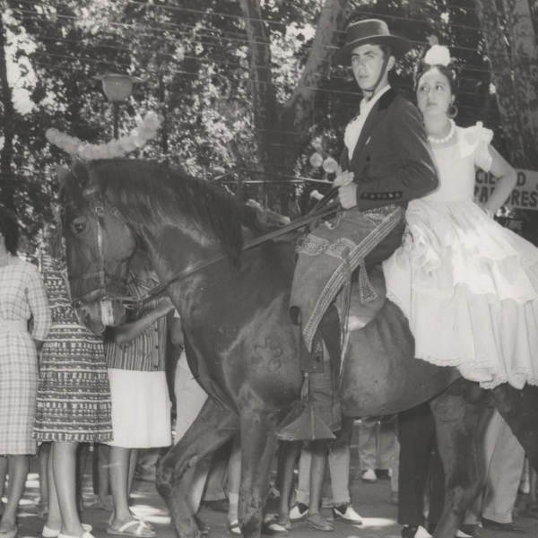 Pareja a caballo en la Feria 1962