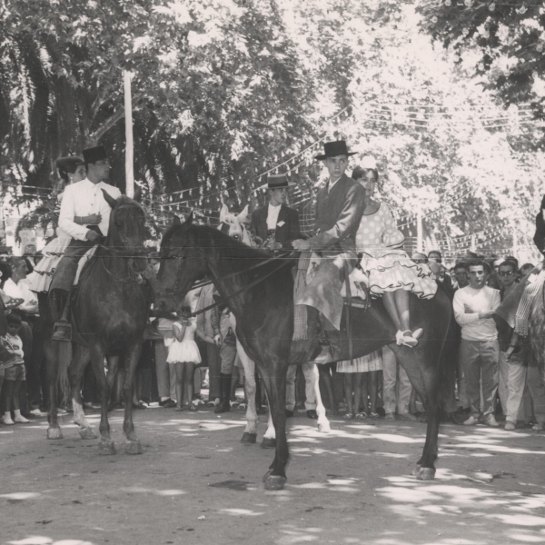 Caballistas por el Paseo del Parque 1963