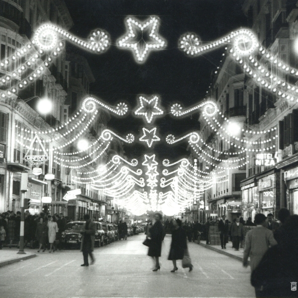 Iluminación navideña en calle Marques de Larios, 1968