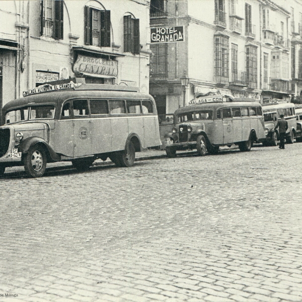 Parada Autobuses calle Atarazanas. Año 1940