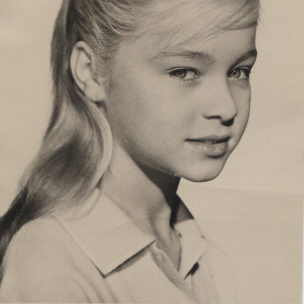 Retrato de Marisol con dedicatoria ca. 1961